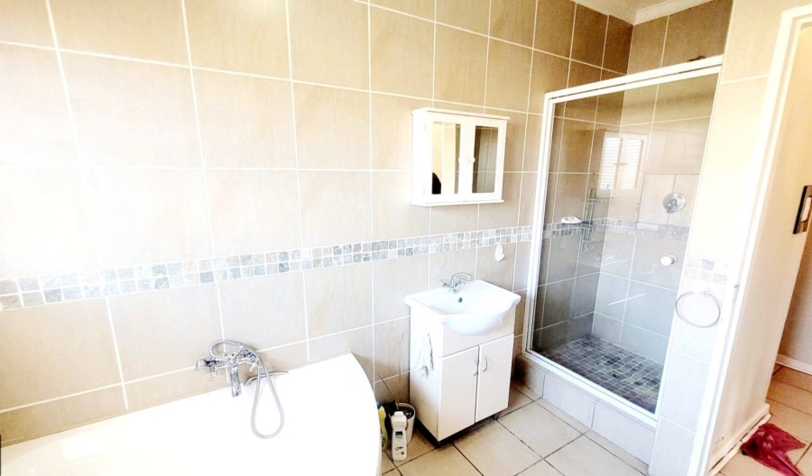 3 Bedroom Property for Sale in Universitas Free State